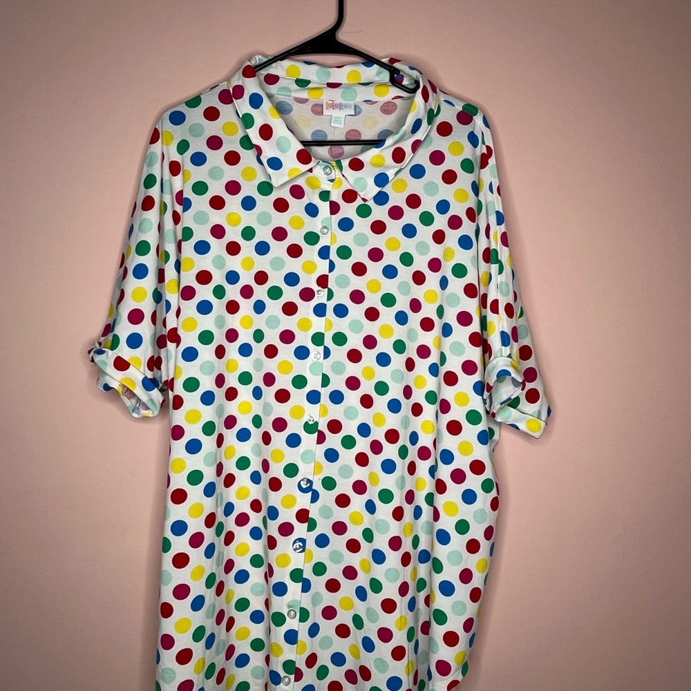 NWT LulaRoe Charlie Button Up Top
